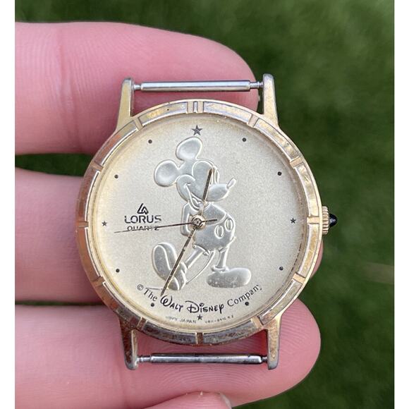 Disney Lorus V811-1410 Mickey Mouse Watch Dead Battery - Picture 1 of 5